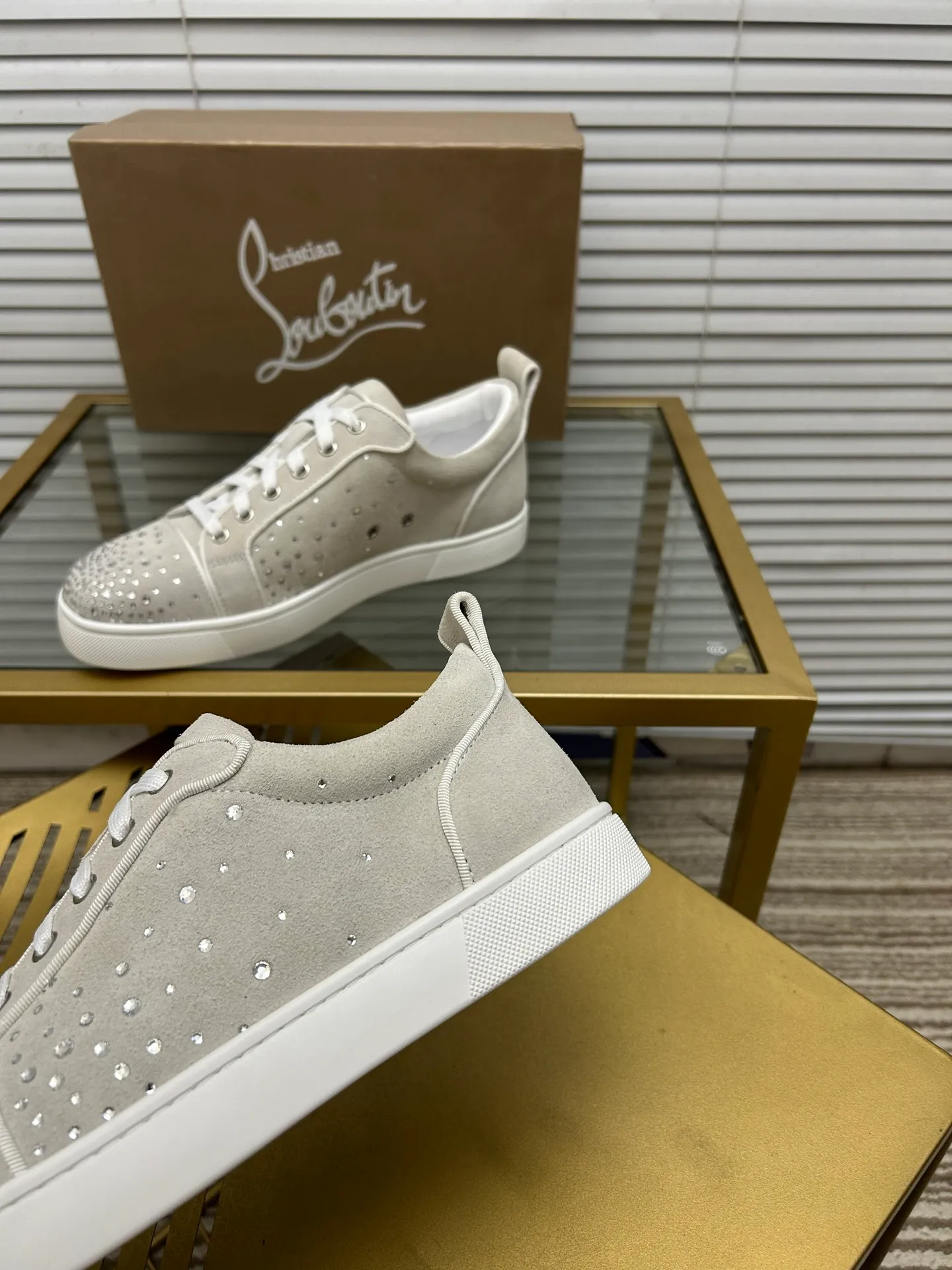 (Customized model) Ex-factory price is 500. christian louboutin (CL red sole shoes) counter series, casual sneakers for couples 📢 📢 📢 Exclusive hot style release 🎈🎈💪 Movable latex feet 👻 Finished outsole line [Proud] 😝Female 35-40# Male 38#-46, global supply😝 [Top version]: Original imported genuine leather upper, top original leather lining, original molded TPU outsole, original 1:1 detail processing, original shoe last,